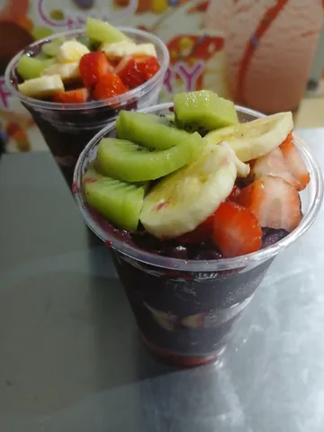 Açaí com frutas da Factory